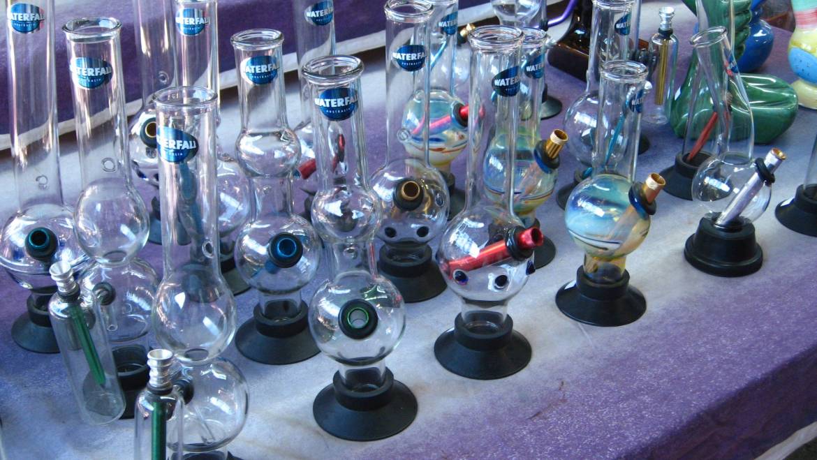 The Different Types of Bongs and Which One is Right